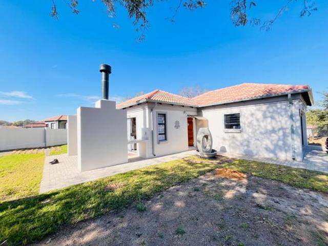 House for rent in Hartbeespoort Dam Nature Reserve, North West