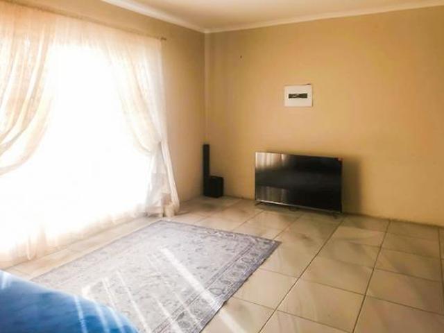 House for sale in Hartbeespoort Dam Nature Reserve, North West