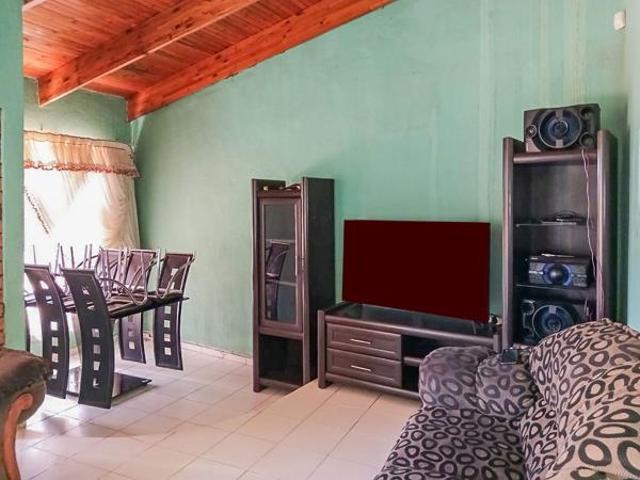 House for sale in Hartbeespoort Dam Nature Reserve, North West