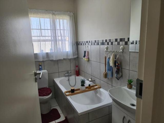 House for sale in Hartbeespoort Dam Nature Reserve, North West