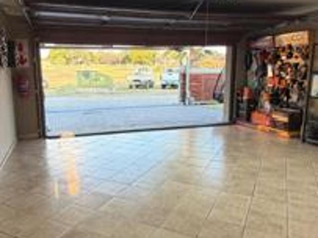 House for sale in Hartbeespoort Dam Nature Reserve, North West