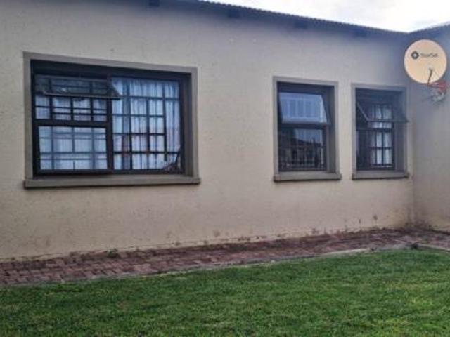 House for sale in Hartbeespoort Dam Nature Reserve, North West
