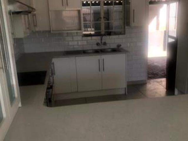 House for sale in Hartbeespoort Dam Nature Reserve, North West