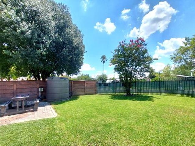 House for sale in Hartbeespoort Dam Nature Reserve, North West