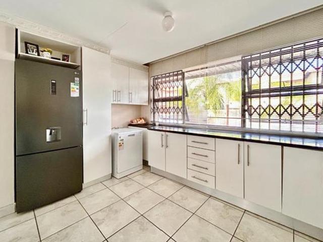 House for sale in Hartbeespoort Dam Nature Reserve, North West