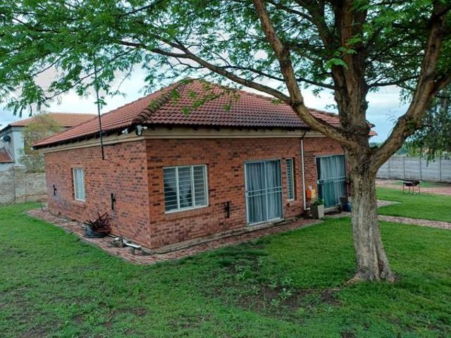 House for sale in Hartbeespoort Dam Nature Reserve, North West