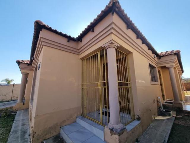 House for sale in Hartbeespoort Dam Nature Reserve, North West