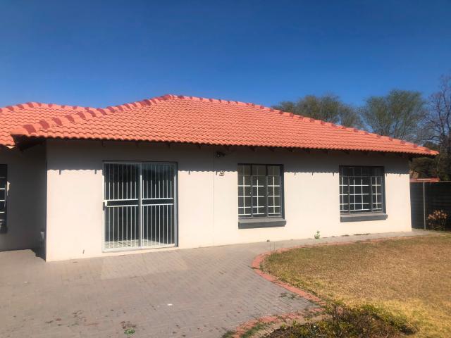 House for sale in Hartbeespoort Dam Nature Reserve, North West