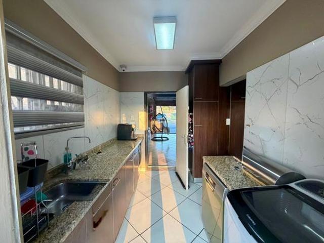 House for sale in Hartbeespoort Dam Nature Reserve, North West