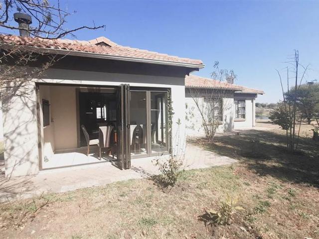 House for sale in Hartbeespoort Dam Nature Reserve, North West