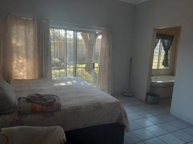 House for sale in Hartbeespoort Dam Nature Reserve, North West