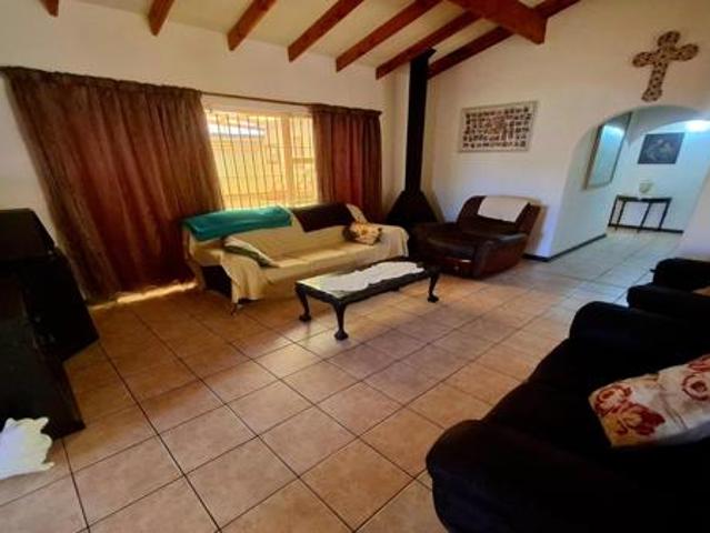 House for rent in Waterkloof, Gauteng