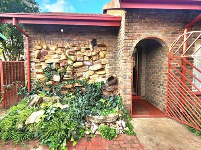 House for sale in Waterkloof, Gauteng