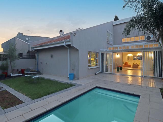 House for sale in Sandton, City of Johannesburg Metropolitan Municipality