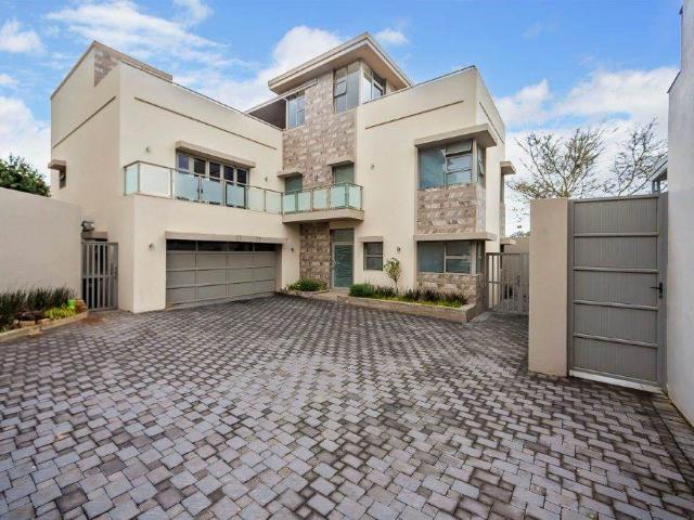 House for sale in Johannesburg, North & Sandton