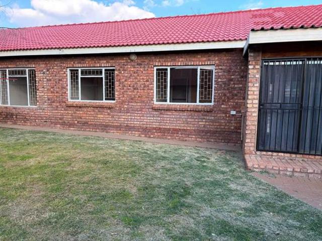 House for sale in Frances Baard, Northern Cape