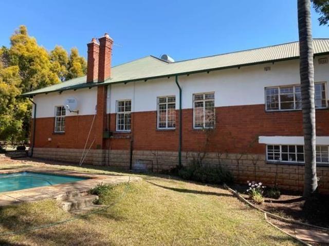 House for rent in Waterkloof, Gauteng