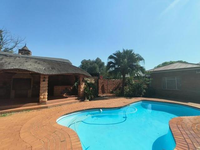 House for rent in Waterkloof, Gauteng