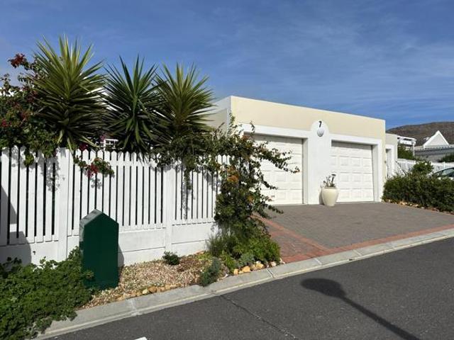 House for sale in Cape Town, Western Cape