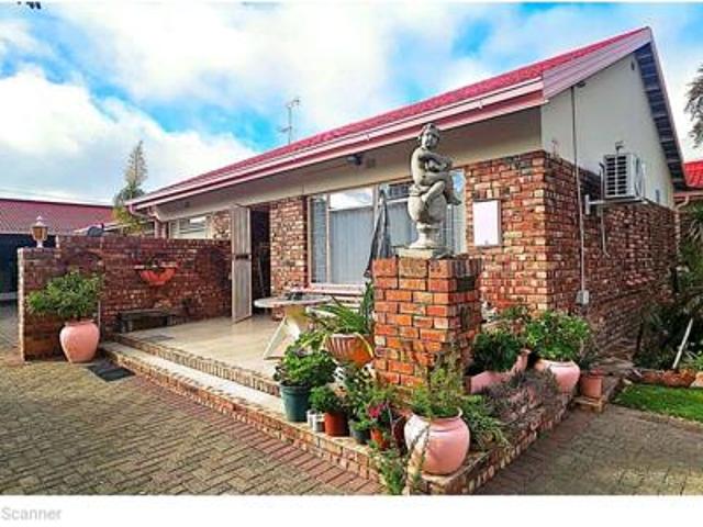 House for sale in Frances Baard, Northern Cape
