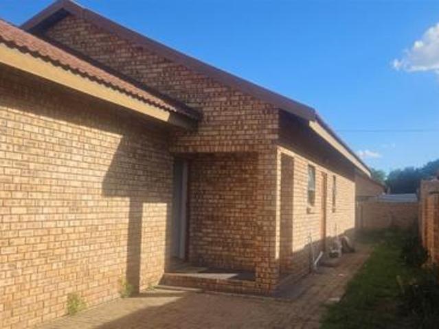 House for sale in Frances Baard, Northern Cape