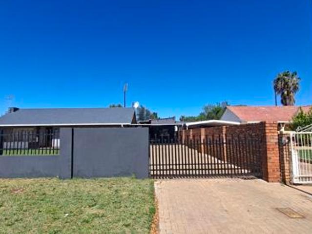 House for sale in Frances Baard, Northern Cape