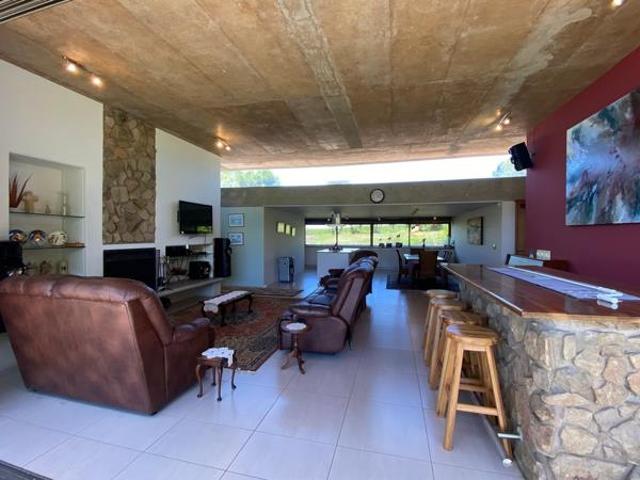 House for sale in Drakensberg, Kwazulu-natal