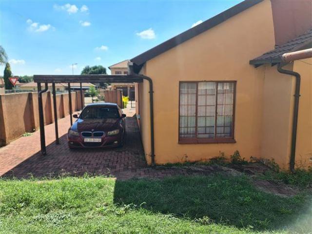 House for rent in Akasia