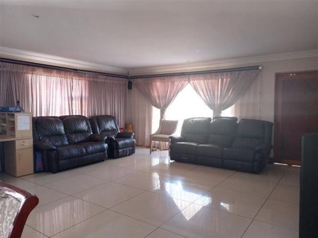 House for rent in Akasia
