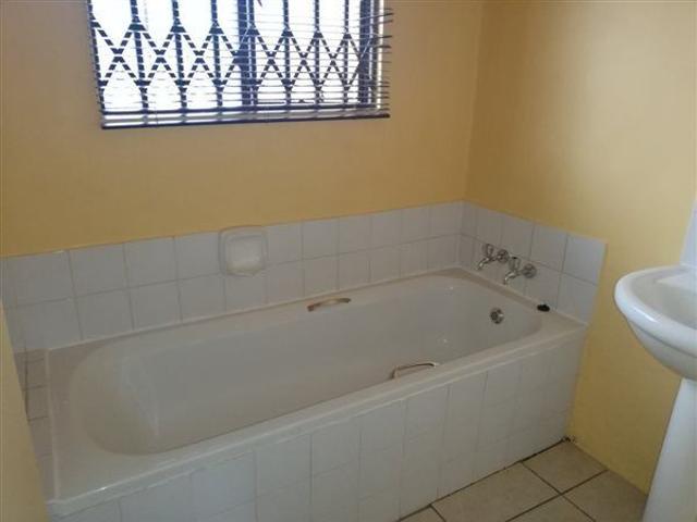 House for rent in Akasia