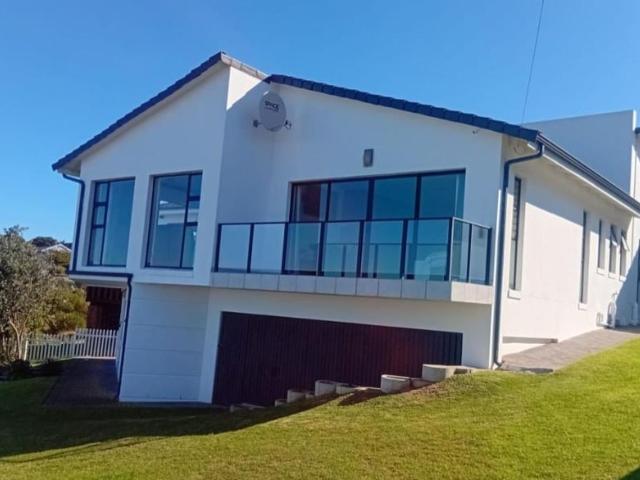 House for sale in Mossel Bay, Western Cape