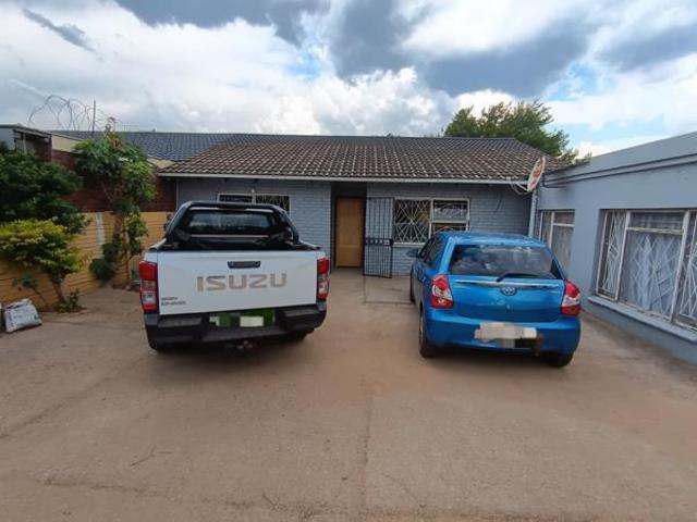 House for rent in Waterkloof, Gauteng
