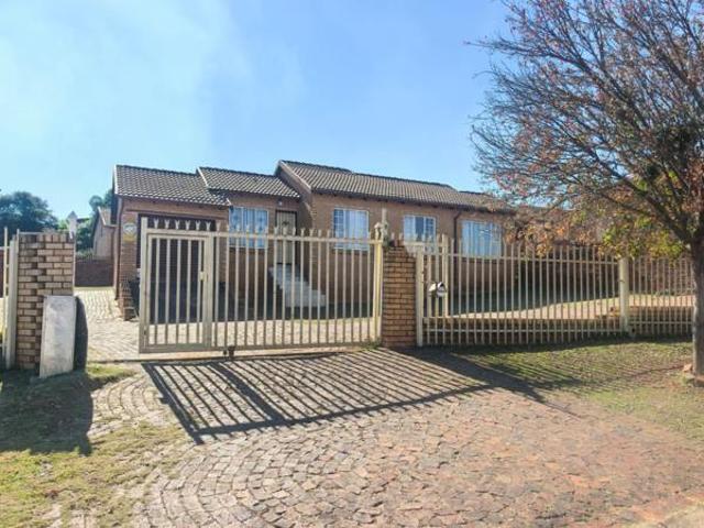 House for rent in Waterkloof, Gauteng