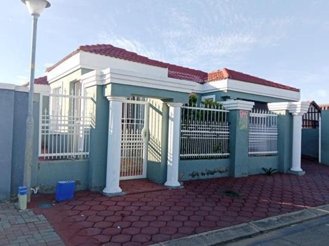 House for rent in Waterkloof, Gauteng