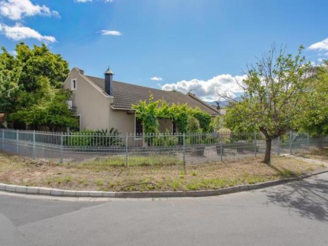 House for sale in Bergsig, Durbanville