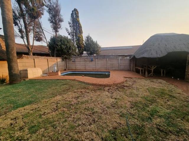 House for rent in Waterkloof, Gauteng