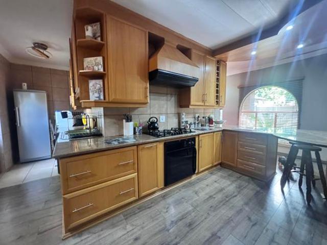 House for sale in Klerksdorp, Matlosana Local Municipality