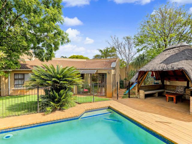 House for sale in Sandton, City of Johannesburg Metropolitan Municipality