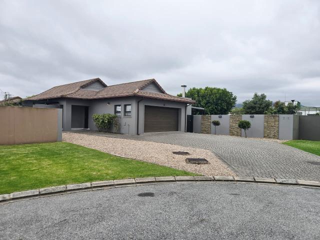 House for sale in Groot Brak Rivier, Western Cape