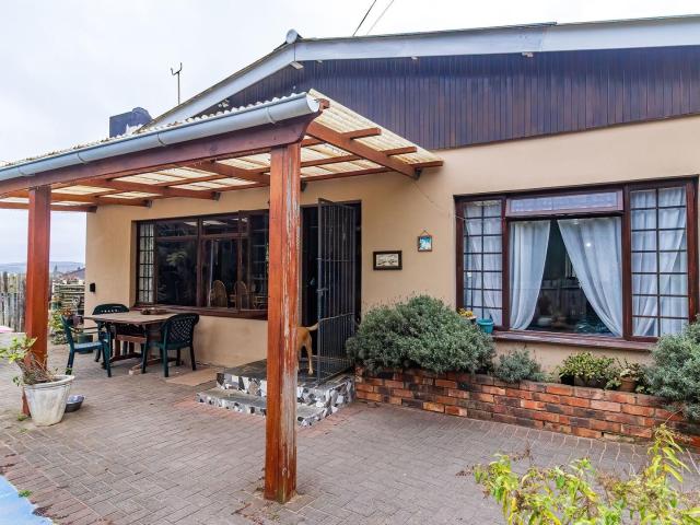 House for sale in Bushmans River Mouth, Eastern Cape