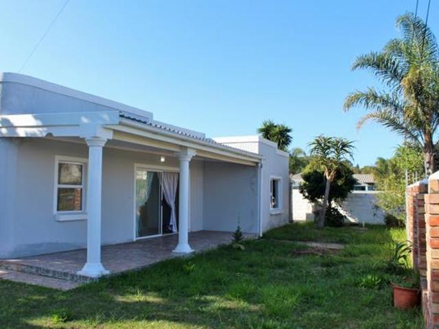 House for sale in Bushmans River Mouth, Eastern Cape