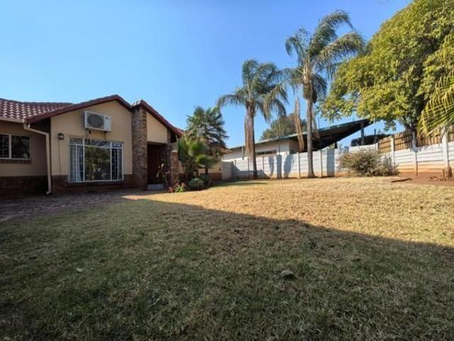 House for rent in Waterkloof, Gauteng