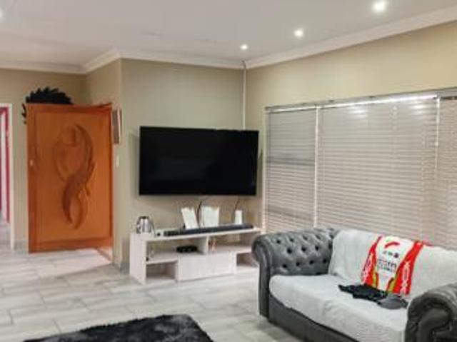 House for rent in Waterkloof, Gauteng