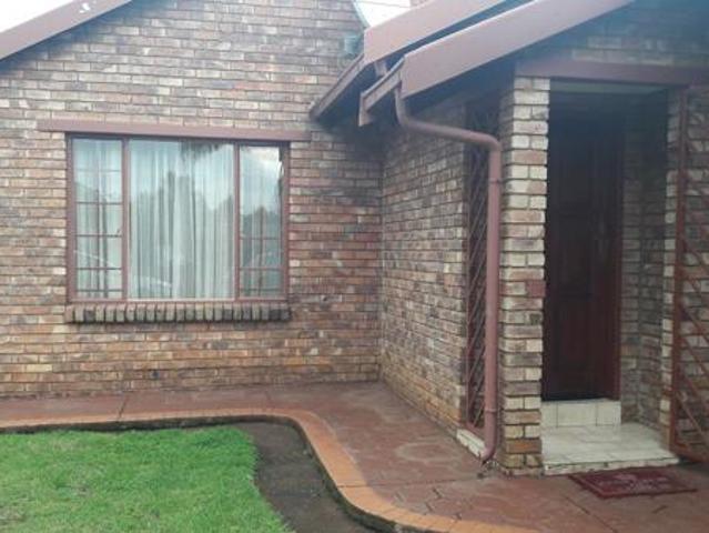 House for rent in Waterkloof, Gauteng