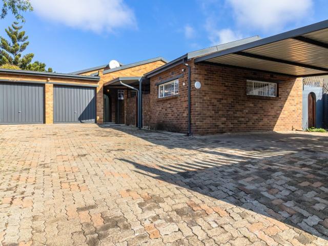 House for sale in Vosloorus, Gauteng
