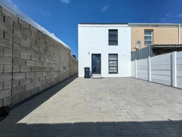 House for sale in Cape Town, Western Cape