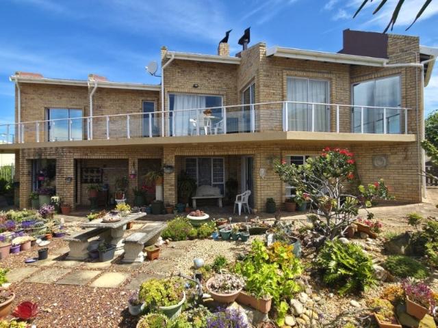 House for sale in Jeffreys Bay, Kouga Local Municipality