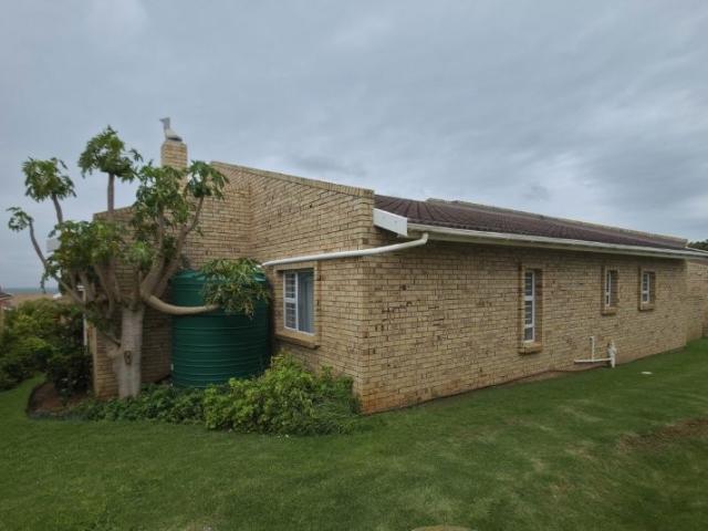 House for sale in Jeffreys Bay, Kouga Local Municipality