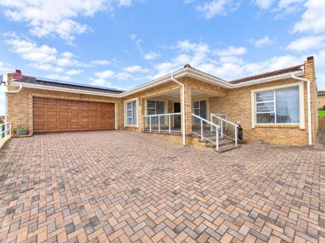 House for sale in Jeffreys Bay, Kouga Local Municipality