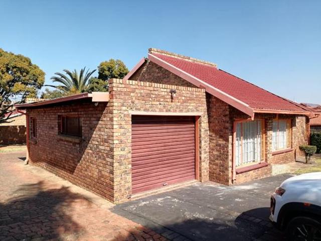 House for rent in Waterkloof, Gauteng